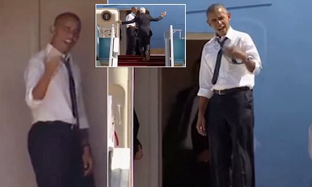 Presiden Obama Tampak Tidak Sabar Ajak Bill Clinton Naik ke Air Force One